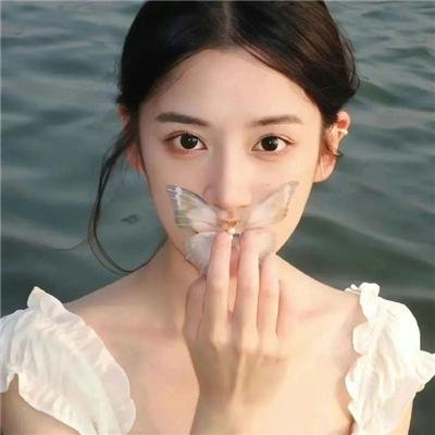 笼中女